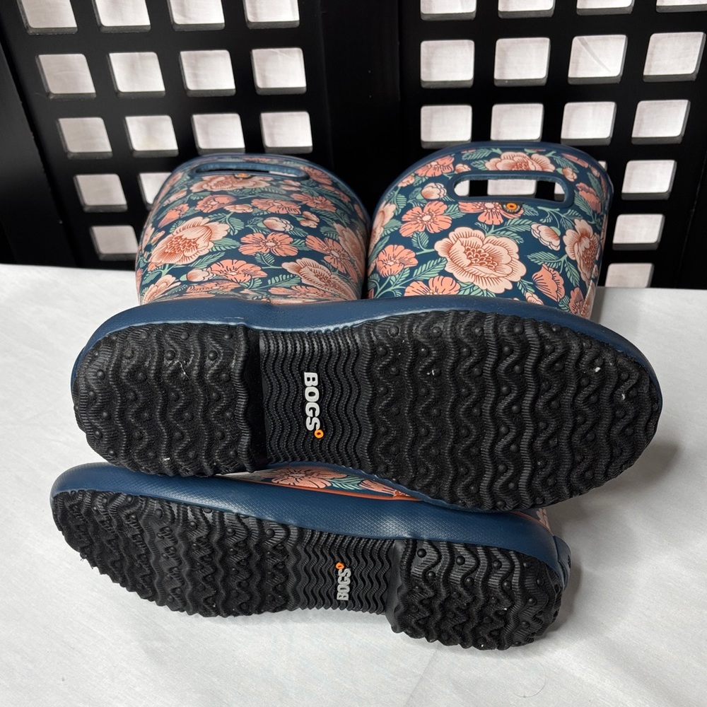 Bogs Blue & Pink Floral Size 7 Tall  Rain Boots Pull-On NWOT Women’s 💙 - Picture 9 of 12